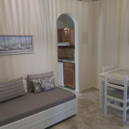 Maria Suites Platanés Habitación foto